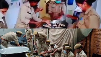 मजदूर ना रहें भूखें इसलिए Police ने किया ये अनोखा काम | Police Cooking for Laborers | Boldsky