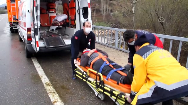 Otomobil devrildi: 4 ölü, 1 yaralı (2) - SİVAS