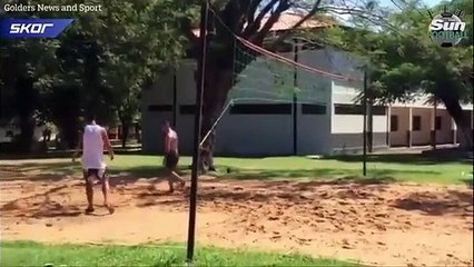 Ronaldinho, katil ve hırsıza yenildi!