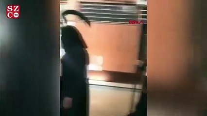 İran'da karantinaya uymayanları Azrail kostümüyle uyardılar