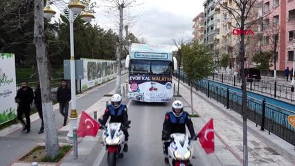 MALATYA'DA DIŞARI ÇIKAMAYANLARA OTOBÜSLE MÜZİK DİNLETİSİ
