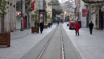 TAKSİM MEYDANI'NDA SESSİZLİK