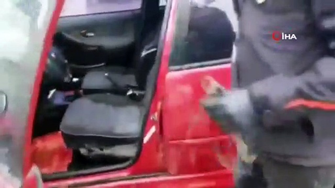 Şüphe üzerine durdurulan araçta 790 adet uyuşturucu hap bulundu