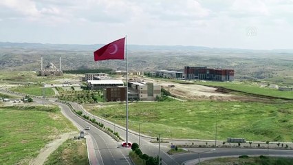 Batman Üniversitesindeki uzaktan eğitimde ilk dersi Rektör Durmuş verdi - BATMAN