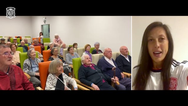 Capitanas de la Selección mandan mensaje de cariño a mayores de residencias