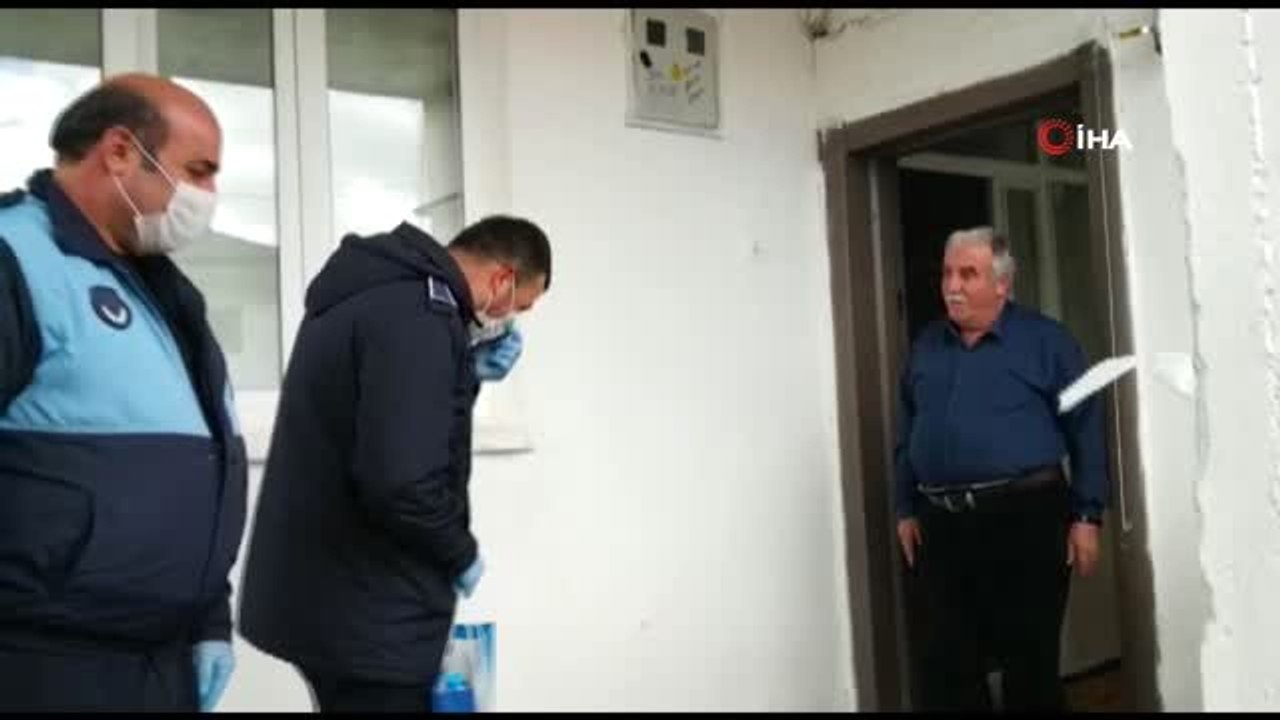 Horasan Belediyesi vatandaşlara hijyen seti dağıttı