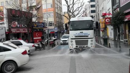 İSTANBUL-Silivri'de tüm cadde ve meydanlar dezenfektanlı su ile yıkanıyor