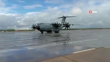 Tıbbi yardım taşıyan askeri uçak Madrid'e indi