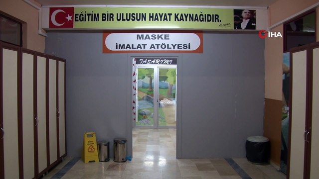 Lisede cerrahi maske makinesi ile günde 100 bin cerrahi maske üretiliyor