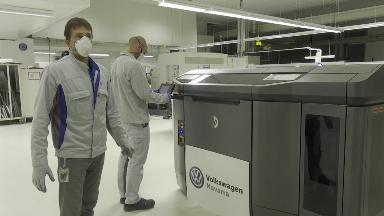 Así fabrica Volkswagen Navarra pantallas protectoras frente al Covid-19