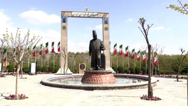 Parklar yasaklanınca çareyi terasta mangal yakmakta buldular