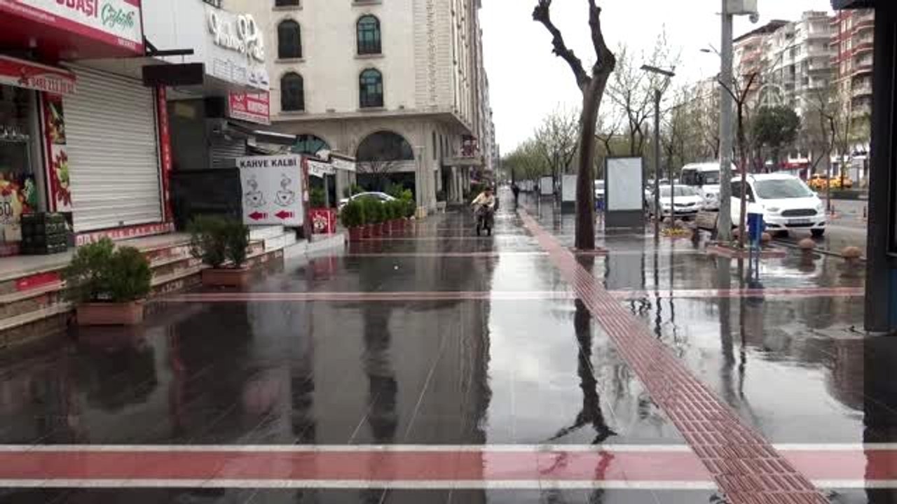 Dört kardeş kumbaralarındaki paralarını "Milli Dayanışma Kampanyası"na bağışladı