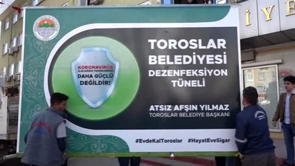 Belediye çalışanları "dezenfeksiyon tüneli" yaptı