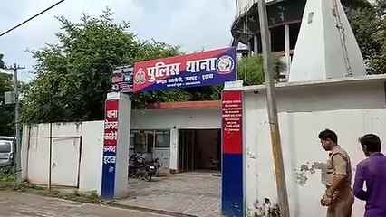 इटावा: पुलिस ने एक वाहन को किया सीज