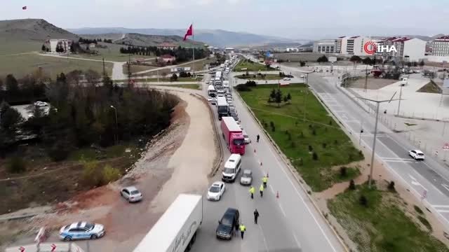43 ilin geçiş noktasındaki tüm araçlar durduruldu