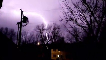 La foudre tombe à 3 reprises en quelques secondes