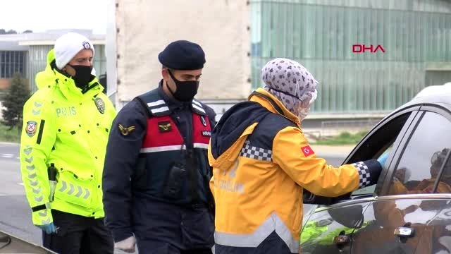 İSTANBUL YOLLARINDA KORONAVİRÜS DENETİMLERİ; 236 ARACA TRAFİK CEZASI KESİLDİ