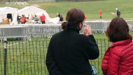 شاهد:مستشفيات ميدانية في نيويورك بعد ارتفاع  عدد ضحايا كورونا بالمدينة