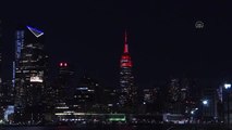 Empire State Binası sağlık çalışanlarına destek için ışıklandırıldı - NEW