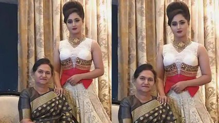 Rashami Desai अपनी मम्मी के साथ ऐसे सुधार रही है बिगड़े रिश्ते, Check out  | Filmi Beat