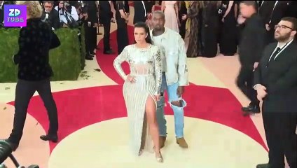 Kim Kardashian West grava final de temporada de reality no celular