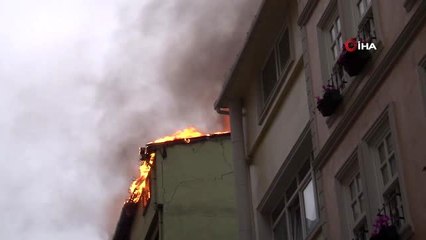 Beyoğlu'nda 5 katlı binada çıkan yangında 1 kişi hayatını kaybetti