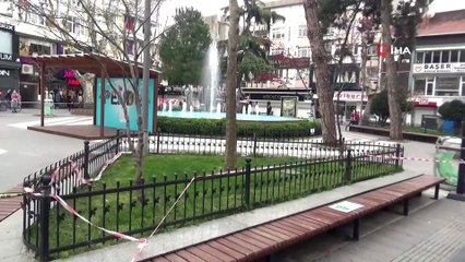 Polisten sosyal mesafeyi korumak için tebeşirli önlem
