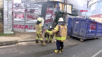 ATAŞEHİR'DE HURDA DEPOSU AYNI GÜN İKİ KEZ YANDI
