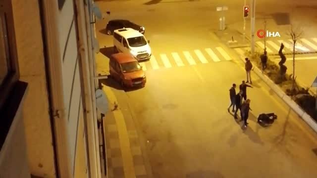 Sinir krizi geçiren şahıs polise ve sağlık ekiplerine zor anlar yaşattı