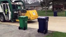 Un camion-poubelle prend feu