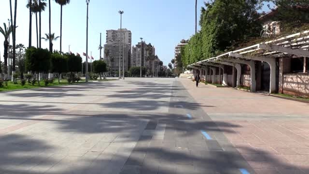 "Türkiye'nin Meydanları"nda "koronavirüs sessizliği"