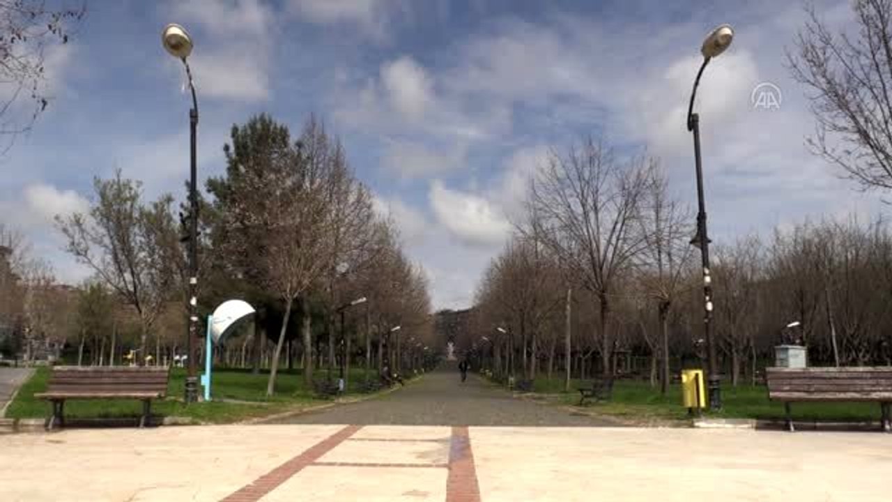 "Mobil Park Polisi"nden parkta gezenlere uyarı