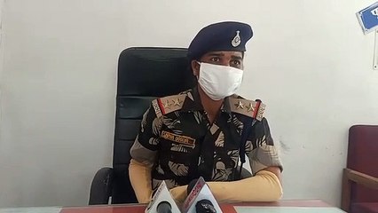 कोरोना से बचाव के लिए ड्यूटी कर रही पुलिस कर्मी बनी आवारा श्वान का शिकार