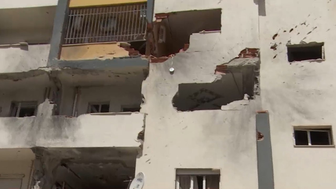 كاميرا الجزيرة ترصد ما ألحقه حفتر بجنوب طرابلس من دمار