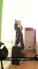 Matthieu court avec une couette #confinement