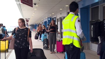 Tízezrek várnak még arra, hogy hazajussanak