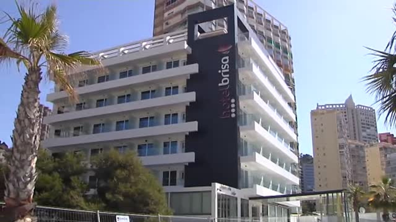 Marzo cierra con 300.000 desempleados más y 834.000 empleos destruidos