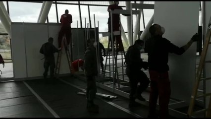 Así trabajan los militares en el hospital de Sabadell