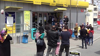 Polis ekiplerinden postane önüne bariyerli önlem