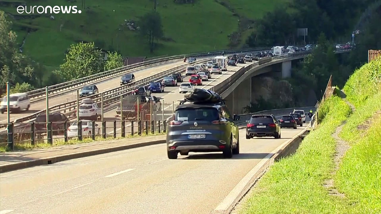 À l'approche de Pâques, la Suisse renforce ses mesures de restriction