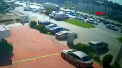 Hatay'da freni boşalan TIR'ın araçlara çarpma anı kamerada