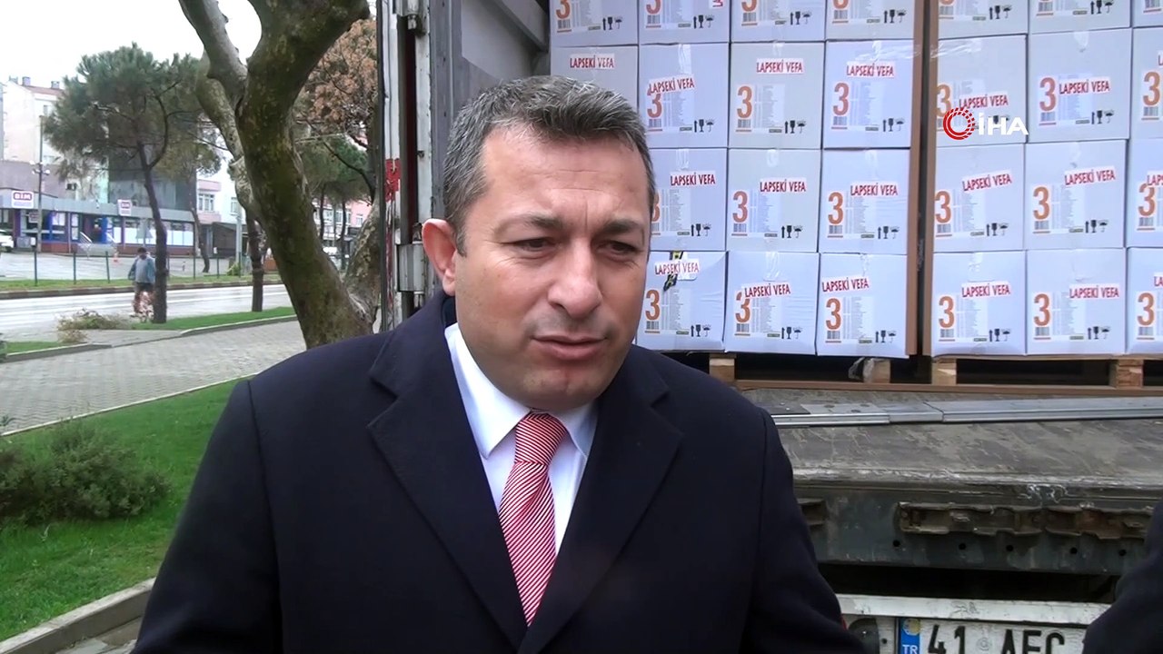 Lapseki’de 2 bin aileye yardım kolisi dağıtıldı