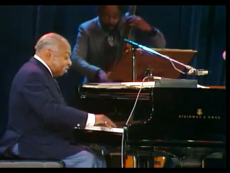 COUNT BASIE Live in Europe, Paris, 1981 (0:55)