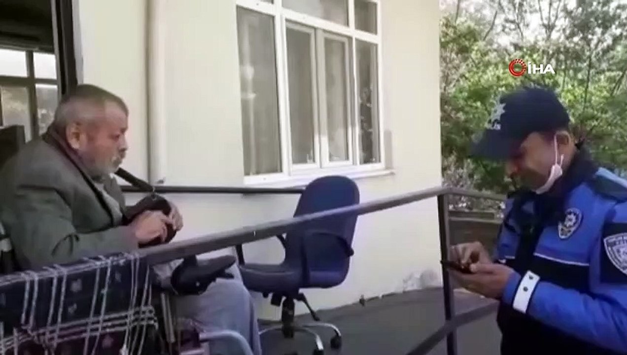 Engelli yaşlı adam, 'Milli Dayanışma Kampanyası'na 10 TL bağışta bulundu