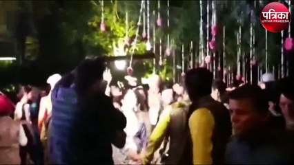 दूल्हे अंगद सैनी पहुंचे अपनी दुल्हनिया अदिति सिंह को लेने, देखें वीडियो