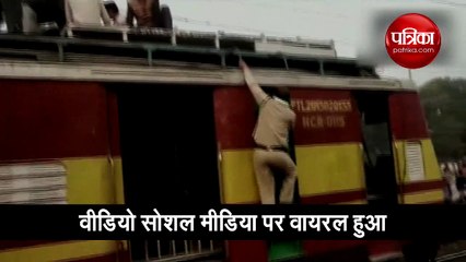 Download Video: कलाबाजी करने के लिए ट्रेन की तारों के ऊपर चढ़ा युवक, वीडियो देखकर लोग हैरान