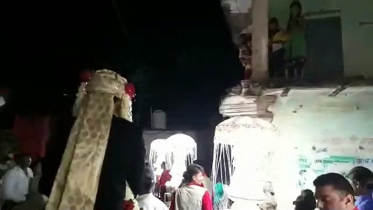 हिंदू परिवार ने निकाली मुस्लिम दूल्हे की बारात