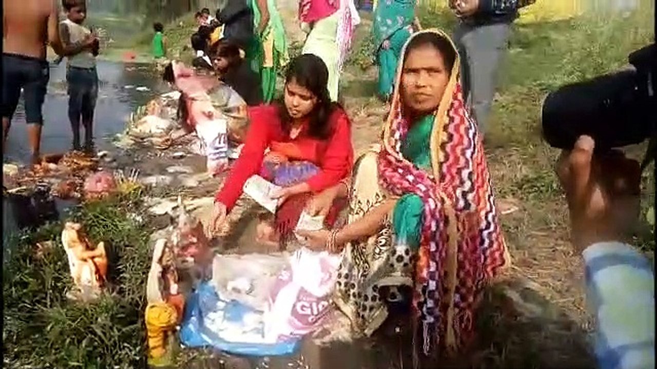 Kartik Purnima 2019: प्रशासन के दावे हो गए फेल, नहाना क्या यहां तो  आचमन तक लिए नहीं था साफ़ पानी