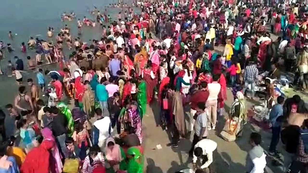 Kartik Purnima: इस बार कार्तिक पूर्णिमा पर टूटा रिकॉर्ड, इतने लाख श्रद्धालु पहुंचे गंगा स्‍नान के लिए- दे
