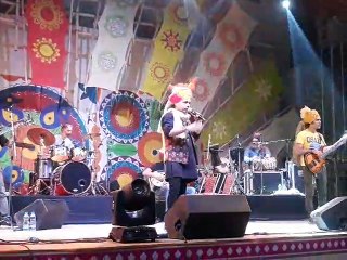 ‘कैलाशा’ के तरानों ने मचाई पुष्कर के रेतीले धोरों में धूम